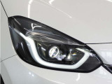 【LEDヘッドライト+デイタイムランニングランプ】主流のLEDヘッドライトに、日中でも他者からの視認性を良くするデイタイムランニングランプ装備!スタイリッシュでかっこよく仕上がっています。