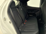 運転席や助手席だけでなく、カーテンエアバッグも装備しています。側方からの衝撃からもしっかりお客様を守ってくれます。