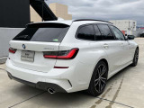 BMWのお車は、&ldquo;駆け抜ける歓び&rdquo;を体現しております。走行の安定性とコーナリングの良さを追求し、思い通りにハンドルの操作可能です。