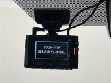 【ドライブレコーダー】映像・音声などの運転中の記録を残します。事故などを起こした起こされた時の証拠になりえますので、もしも時でも安心ですね。