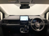 シンプルながら機能性あふれる運転席廻りです。視界性もよく、運転しやすいですよ。