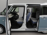 パワースライドドアは運転席からの操作も可能です!