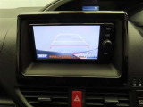 バックモニターを装備しています。車庫入れ時等に車両後方が確認出来るのでとても便利です。