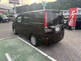 テールランプも大きく後続車両に見やすい設計になってます
