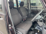 運転席シート廻りは使用感も少なく、良好な状態となっています。前オーナー様が丁寧に使っていたことがよくわかりますね。