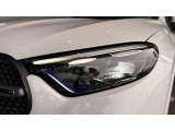 メルセデス・ベンツのヘッドライトはヘッドライトをいち早く点灯させ、周囲に対して自車の存在をアピールし、被視認性を高めて交通事故を減らそうという考えなのです。これこそが、メルセデスの安全哲学です。