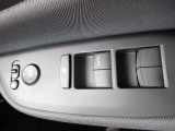 電動格納式ドアミラー・パワーウィンドウ装備しています。