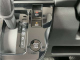 電動パーキングブレーキ、信号待ちの負担軽減になるオートブレーキホールドスイッチあります☆