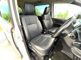 運転席シート廻りは使用感も少なく、良好な状態となっています。丁寧に使われていたことがよくわかりますね。