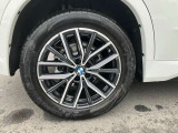BMWの代名詞とも言えるキドニーグリル!アクティブ・エア・ストリームを採用し最先端の空力性能を実現しました。