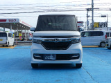 LEDヘッドライト装着車なので、夜間走行も明るく安全な走行をサポートいたします