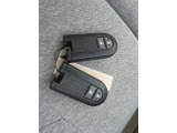 スマートキーなので鍵をカバンやポケットに入れたままでもドアの開閉やエンジンスタートが可能です!