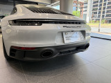 弊社2階のショールームにて約14台の車両を展示しております。色とりどりのポルシェと共にご来場お待ちしております。