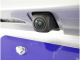 バックカメラが付いているので後方確認が非常にしやすいです。今や運転初心者も熟練者も必須装備!ついていて損はないですね♪