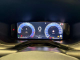 メーター中央にはフルカラーマルチビューディスプレイ。車両に関するさまざまなデータをスクロールしてフルカラーで確認できます。