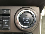 エンジンスタートスイッチです。キーが車内にあれば、エンジンの始動や停止はスイッチを押すだけ!キーを取り出す手間を省き、ワンプッシュで操作できるので簡単でスムーズです。