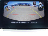 バックカメラ装備しております。駐車時に大変役に立ちますよ。駐車が苦手な方にも便利機能です。