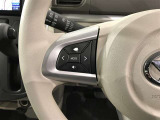 【ステアリングスイッチ】運転中に視線を前に向けたまま操作できます。