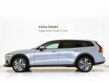 V60CCはあなたのアクティブなライフスタイルを支えるだけの存在ではありません。都市で過ごす日常から、果てしない好奇心に導かれる冒険の旅まで、あなたの人生のすべての瞬間を輝かせるためのパートナーです。