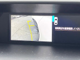 【サイド&バックカメラ】停車・駐車時に死角になりがちな運転席から見えづらいサイドとリアの障害物を確認できます!雨天時や夜間などは特に活躍してくれるアイテムです。