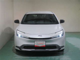 明度の高いLEDヘッドライトで、夜間の運転も安心です。