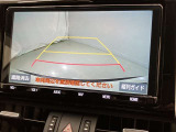 バックガイドモニターで、後方を確認しながら安心して駐車することができます。運転初心者も熟練者も必須の機能ですよ!