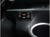 電動のスライドドアで楽々スムース!運転席からも開閉の操作もできます♪キーのスイッチひとつで自動開閉できる便利な機能もついてます♪