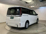 エンジンルームもしっかり洗浄!まるごとクリーニングにより内装のルームクリーンと外装のボディクリーンを実施。車をリフレッシュ!