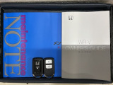 スマートキーは鍵をバッグに入れたままでもドアロックの開閉やエンジンのON・OFFができます。夜間や雨の日も鍵を探さなくて良いので便利です。