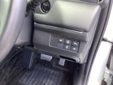 運転席から操作しやすい各種スイッチ