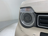 LEDヘッドライトは、点灯の瞬間から最大光量を発揮し、突然暗くなるトンネルなどでの安定感を高めます。