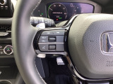 ステアリング左手側はオーディオ関連の操作スイッチです。視線を逸らすことなく運転に集中できます