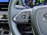 【ステアリングスイッチ】手元のボタンから、オーディオやナビなどの操作ができるので、よそ見をせずに安全に運転に集中できます!
