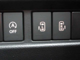 両側電動スライドドアのスイッチがあります。運転席に座ったままスライドドアの操作ができます。