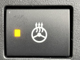【ステアリングヒーター】冬場の寒い日に手がかじかみながら運転するのはツライですよね。でも、これがあれば安心です!ハンドルのグリップ部がじわっと暖かくなって心までポカポカします。