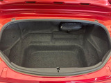 積み下ろしのしやすいデッキにはたっぷりと荷物を積み込んでいただけます。遊びから仕事まで、様々なシーンで頼れます♪