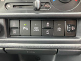 【コーナーセンサー】駐車時など障害物をセンサーが察知しアラームで教えてくれます!あると便利な装備です☆
