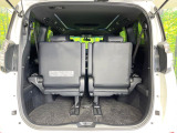 普段のお買い物や通勤、送迎等に十分な荷室スペースを確保しております。セカンドシートを倒すと、大きな荷物の積載も可能です♪