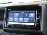 ナビゲーションは純正メモリーナビ(VXM-214VFi)を装着しております。AM、FM、CD、DVD再生、Bluetooth、音楽録音再生、フルセグTVがご使用いただけます。