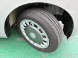 タイヤサイズは155/65R14です。