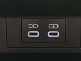 USB  Type-Cポートがついています。