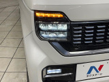 【LEDヘッドライト】悪天候や夜間走行時も良好な視界を確保し安心して運転できる高輝度LEDヘッドライトを装備!点灯速度が早く、消費電力も抑えられています。