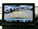 バックカメラの画像です。ガイドラインがスムースな車庫入れをサポートいたします!車庫入れの安心感がアップしますね☆