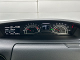 スポーティーなイメージのメーターを配置したインパネはスッキリとして近代的な雰囲気☆