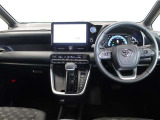 見通しのよいすっきりとした視界で、誰でも運転しやすいです。