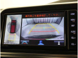 バックガイドモニターで、後方を確認しながら安心して駐車することができます。運転初心者も熟練者も必須の機能ですよ!