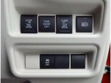 人気の装備両側電動スライドドアが付いています!小さなお子様が見えるご家庭では・・隣の車にドアが当たらないか心配・・そんな悩みも解消されます。スイッチで開閉も出来ます!挟み込みにはご注意下さいませ。
