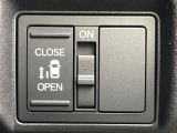 【パワースライドドア】スマートキーや運転席のスイッチでスライドドアの開閉が可能♪電動だから力を入れてドアを開ける必要が無く、小さいお子様でも、重い荷物を持っている時もラクに開け閉めできます♪