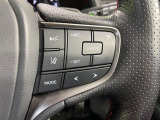 【レーダークルーズコントロール】高速道路での長距離走行が楽に!!自動で速度を保つクルーズコントロールが、衝突軽減システムと連携し、前方の車両を感知して車間を保つように速度調節してくれます!!