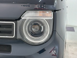 LEDヘッドライトは、点灯の瞬間から最大光量を発揮し、突然暗くなるトンネルなどでの安定感を高めます。